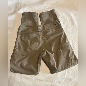 Kühl men’s Tan Pants Outdoor Tech 30x32 Hiking workwear Pants